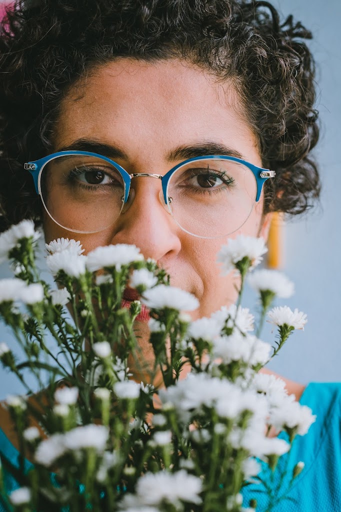THAINÁ CARVALHO – 10 poemas