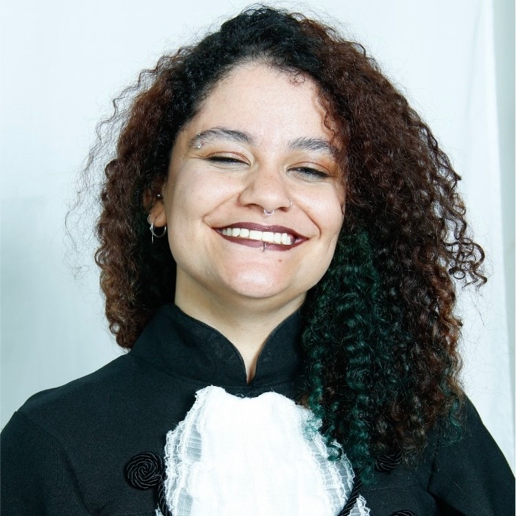LETÍCIA PRADO